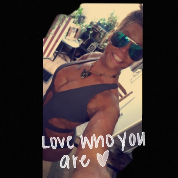 Meet your Posher, Veronica - Picture 1 of 1